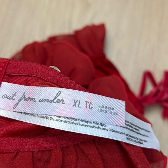 Urban Outfitters Out From Under Velvet & Ruffle Off Shoulder Bra Top XL - Picture 6 of 7